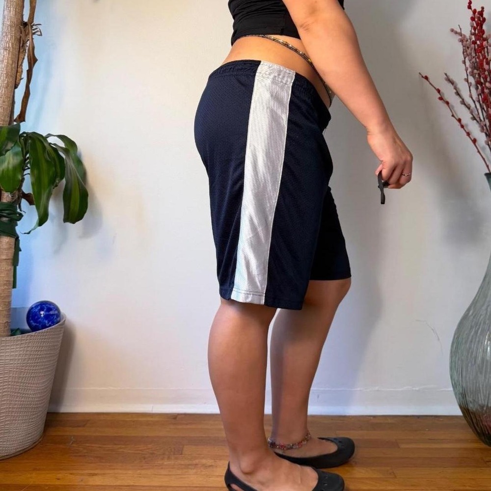 Athletic Works Vintage Navy Blue Mesh Basketball Shorts White Stripe Medium